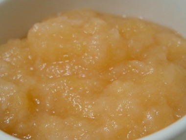 How to make homemade apple sauce!  It's so easy!