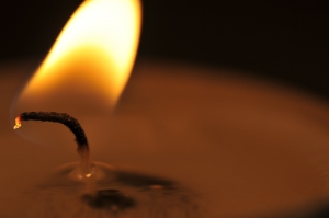 Use apples as a candle holder!